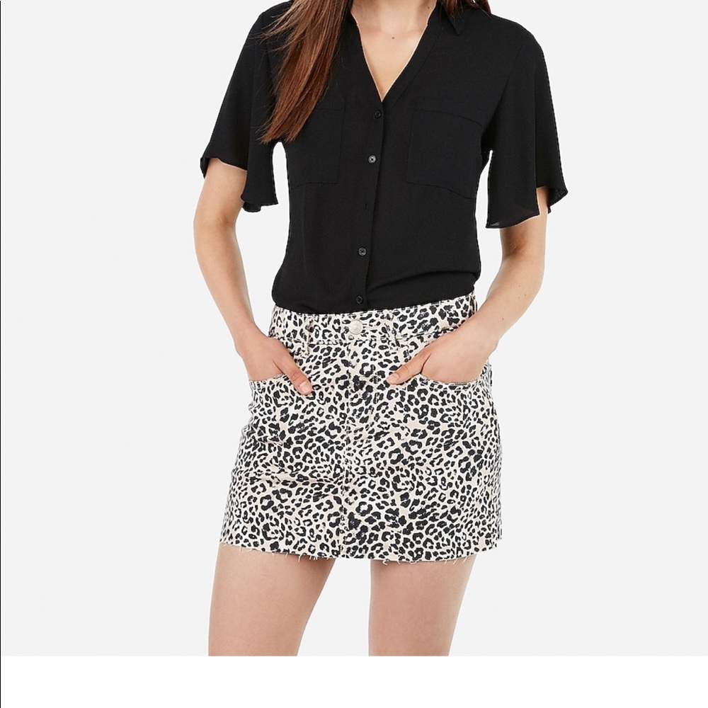 Express leopard denim mini skirt